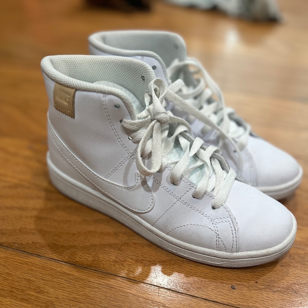 Nike Women's Court Royale 2 Mid Tennis Shoes
